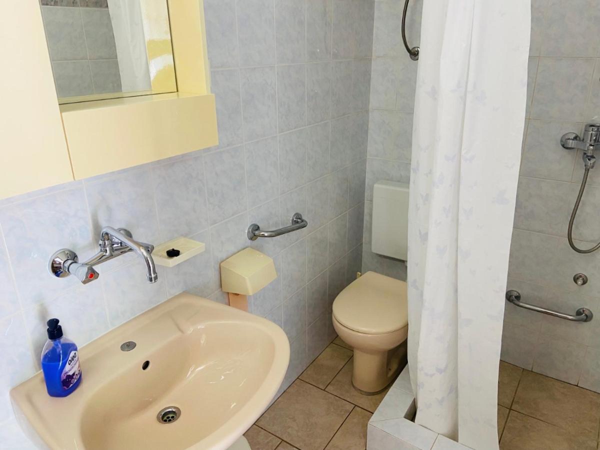 Apartments Tri Zala Zrnovo Екстер'єр фото