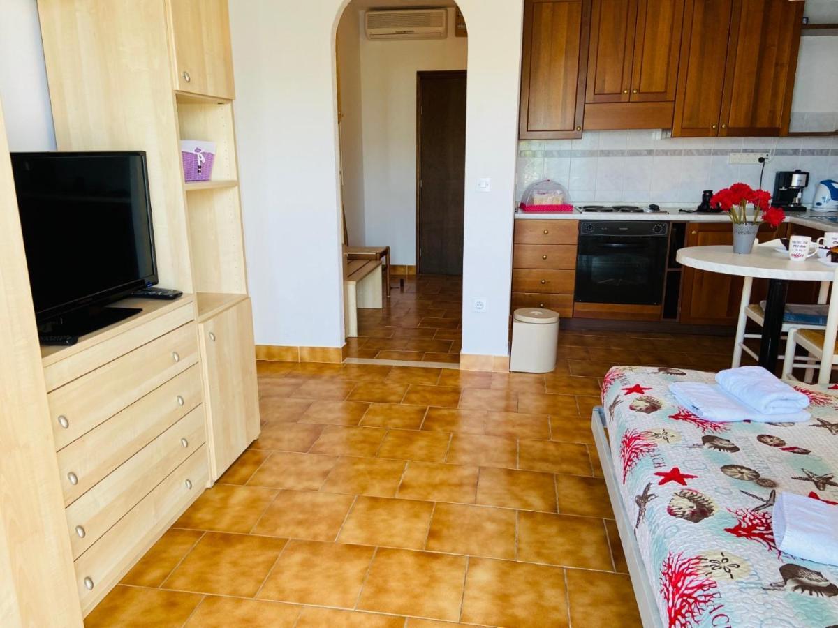 Apartments Tri Zala Zrnovo Екстер'єр фото