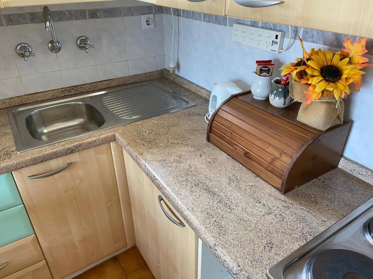 Apartments Tri Zala Zrnovo Екстер'єр фото
