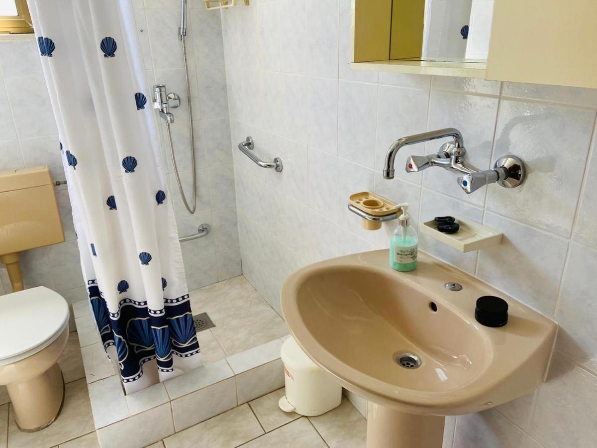 Apartments Tri Zala Zrnovo Екстер'єр фото