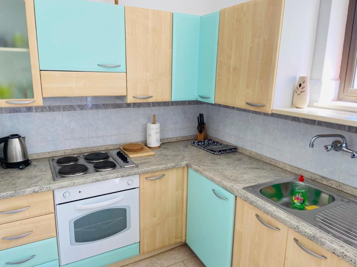 Apartments Tri Zala Zrnovo Екстер'єр фото