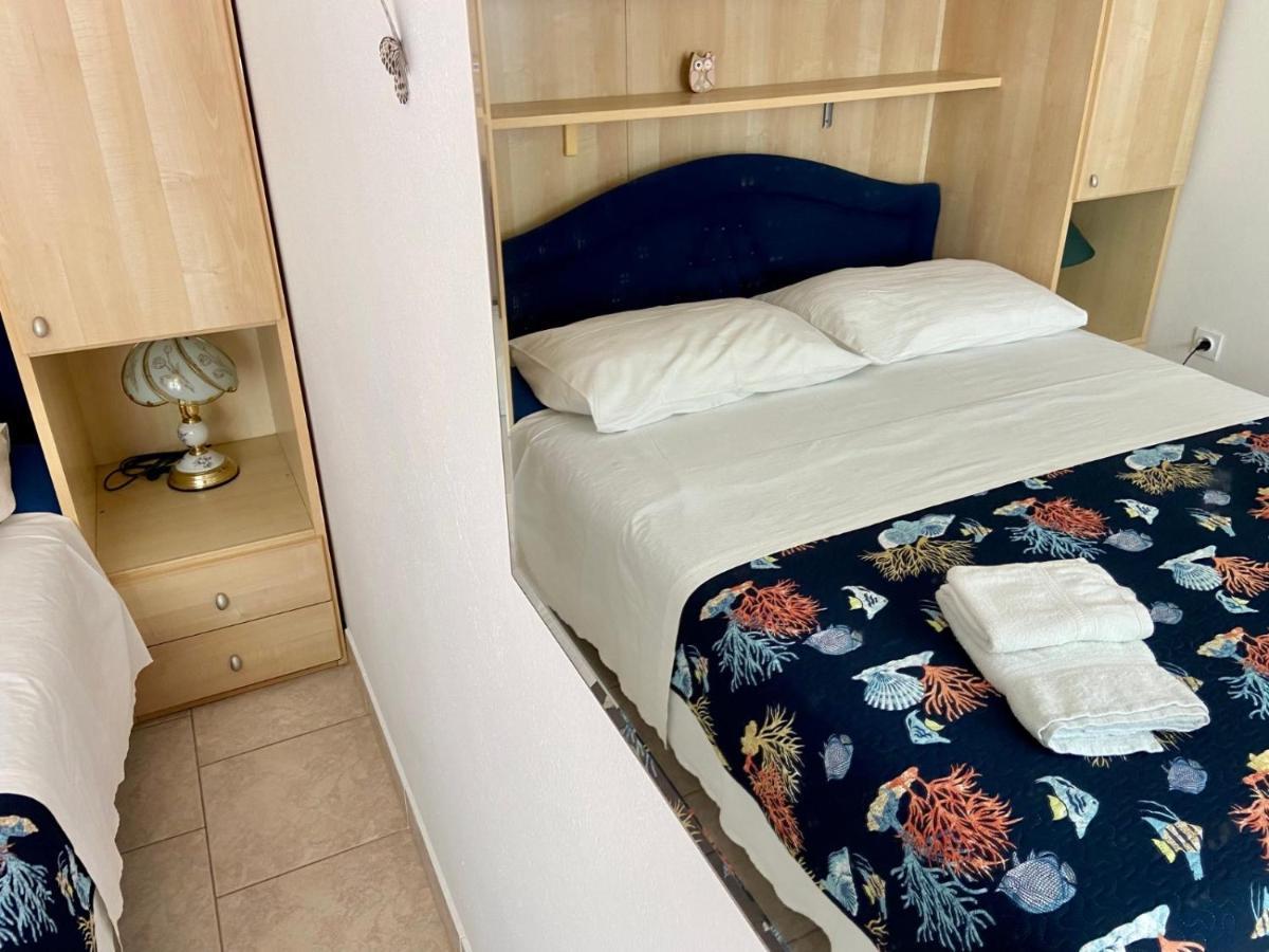 Apartments Tri Zala Zrnovo Екстер'єр фото