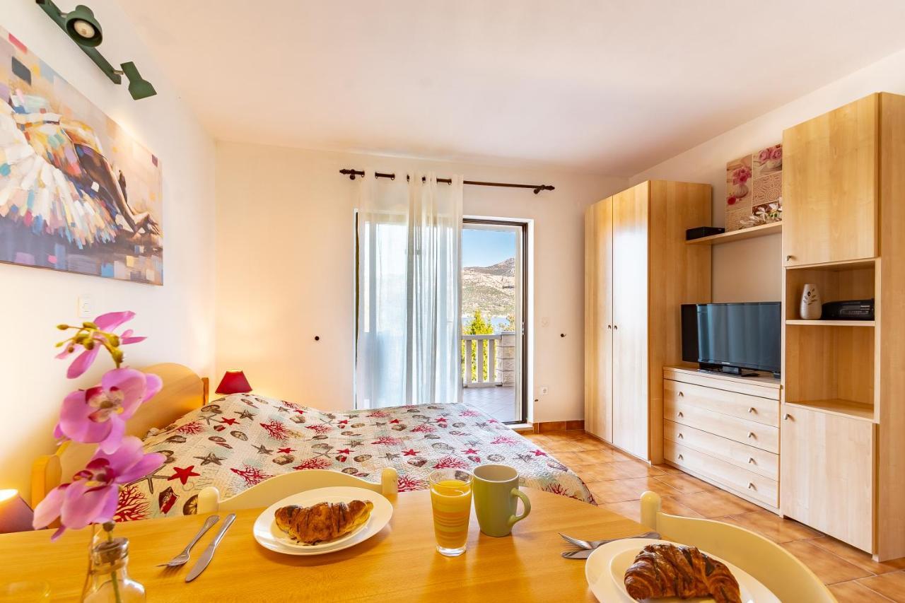 Apartments Tri Zala Zrnovo Екстер'єр фото